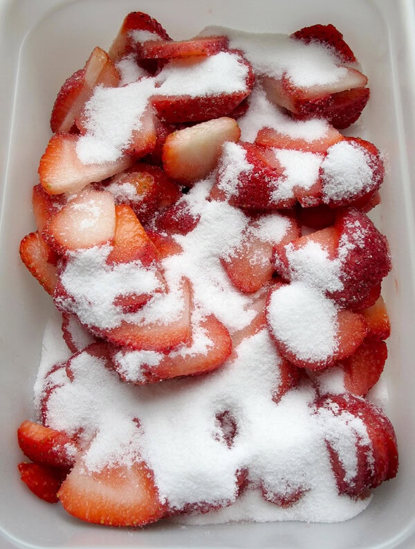 strawberries in sugar macerated strawberries