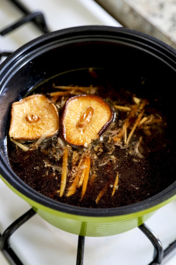 baby bok choy soup with garlic and ginger